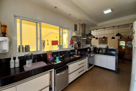 Casa de condomínio à venda com 310m², 5 quartos e 4 vagasCozinha