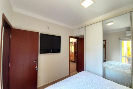 Casa de condomínio à venda com 310m², 5 quartos e 4 vagasSuíte