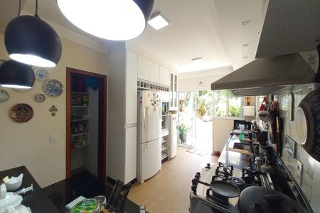 Casa de condomínio à venda com 310m², 5 quartos e 4 vagasCozinha