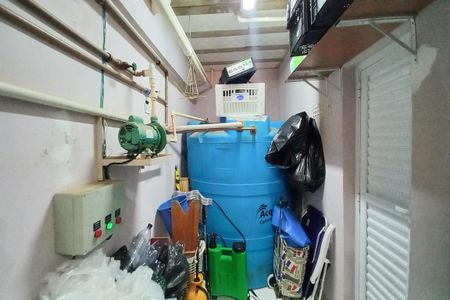 Casa de condomínio à venda com 310m², 5 quartos e 4 vagasDepósito