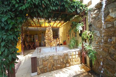 Casa de condomínio à venda com 310m², 5 quartos e 4 vagasÁrea comum - Jacuzzi