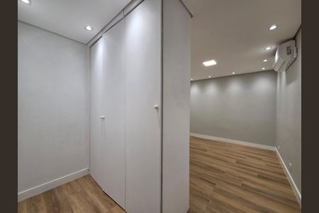 Apartamento à venda com 116m², 3 quartos e 1 vaga Apartamento à venda com 116m², 3 quartos e 1 vagaCloset da suíte