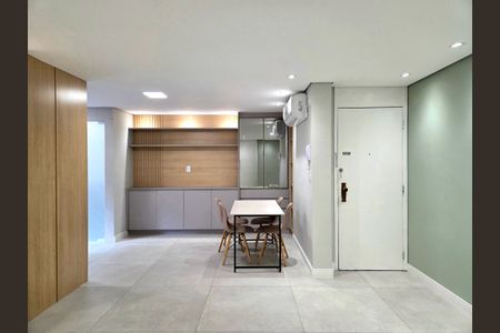 Apartamento à venda com 116m², 3 quartos e 1 vaga Apartamento à venda com 116m², 3 quartos e 1 vagaSala