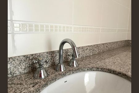 Apartamento para alugar com 123m², 4 quartos e 2 vagasBanheiro Corredor