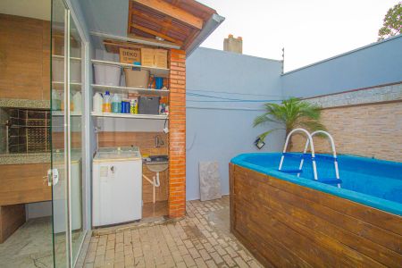 Casa à venda com 80m², 2 quartos e 2 vagas Casa à venda com 80m², 2 quartos e 2 vagasVaranda