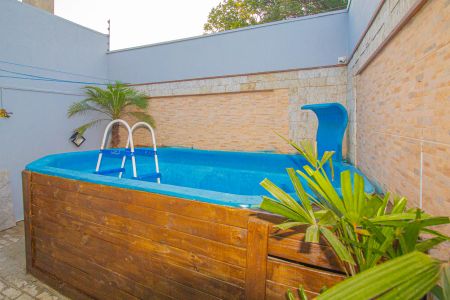 Casa à venda com 80m², 2 quartos e 2 vagas Casa à venda com 80m², 2 quartos e 2 vagasPiscina