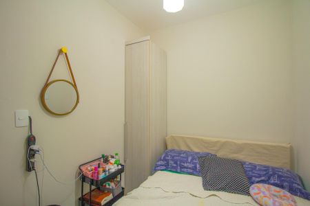 Casa à venda com 80m², 2 quartos e 2 vagas Casa à venda com 80m², 2 quartos e 2 vagasQuarto 1