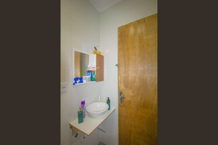 Casa à venda com 80m², 2 quartos e 2 vagas Casa à venda com 80m², 2 quartos e 2 vagasBanheiro