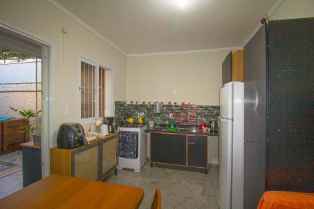 Casa à venda com 80m², 2 quartos e 2 vagas Casa à venda com 80m², 2 quartos e 2 vagasCozinha