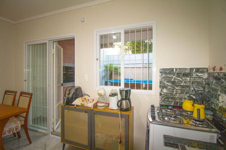 Casa à venda com 80m², 2 quartos e 2 vagas Casa à venda com 80m², 2 quartos e 2 vagasCozinha