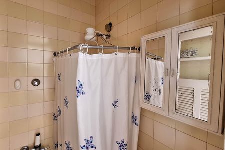 Casa à venda com 190m², 3 quartos e 3 vagas Casa à venda com 190m², 3 quartos e 3 vagasBanheiro de serviço