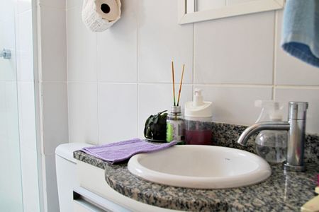 Apartamento à venda com 66m², 2 quartos e 1 vagaBanheiro Social