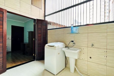 Casa à venda com 117m², 2 quartos e 1 vagaÁrea de Serviço