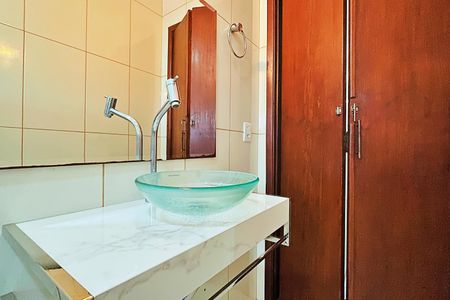 Casa à venda com 117m², 2 quartos e 1 vagaBanheiro