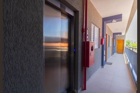 Apartamento à venda com 36m², 2 quartos e sem vagaÁrea comum