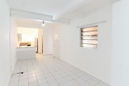 Casa de condomínio para alugar com 50m², 1 quarto e sem vaga Casa de condomínio para alugar com 50m², 1 quarto e sem vagaSala