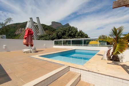 Apartamento à venda com 400m², 3 quartos e 4 vagasTerraço - Piscina