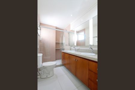 Apartamento à venda com 400m², 3 quartos e 4 vagasBanheiro Quarto 1 suíte