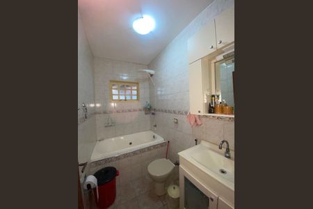 Casa à venda com 264m², 5 quartos e 3 vagasBanheiro