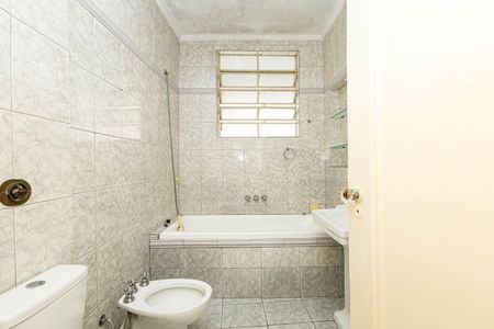 Apartamento à venda com 146m², 3 quartos e sem vagaBanheiro da Suíte 1