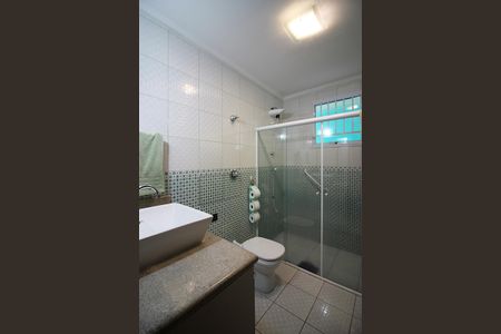 Casa à venda com 302m², 4 quartos e 3 vagasBanheiro Social 2