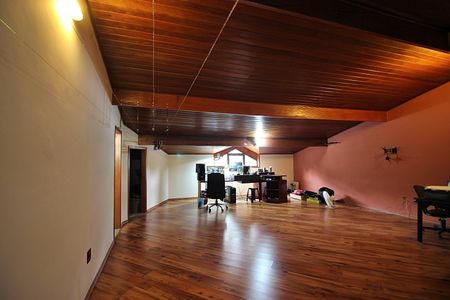 Casa à venda com 302m², 4 quartos e 3 vagasSótão