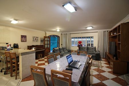 Casa à venda com 302m², 4 quartos e 3 vagasSala/Cozinha