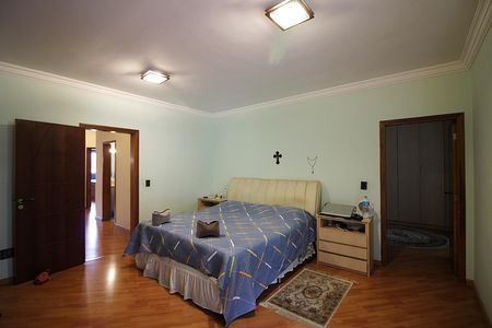 Casa à venda com 302m², 4 quartos e 3 vagasQuarto 2 - Suíte