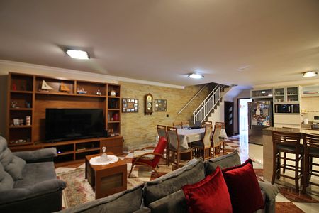 Casa à venda com 302m², 4 quartos e 3 vagasSala/Cozinha