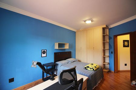 Casa à venda com 302m², 4 quartos e 3 vagasQuarto 3