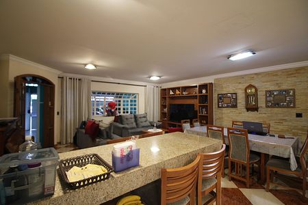 Casa à venda com 302m², 4 quartos e 3 vagasSala/Cozinha