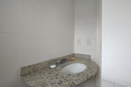 Apartamento à venda com 77m², 2 quartos e 1 vaga Apartamento à venda com 77m², 2 quartos e 1 vagaBanheiro da Suíte 1