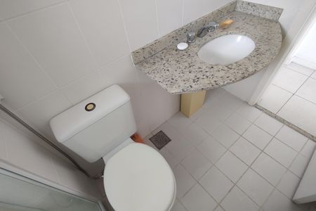 Apartamento à venda com 77m², 2 quartos e 1 vaga Apartamento à venda com 77m², 2 quartos e 1 vagaBanheiro da Suíte 1