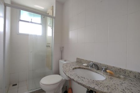 Apartamento à venda com 77m², 2 quartos e 1 vaga Apartamento à venda com 77m², 2 quartos e 1 vagaBanheiro da Suíte 1