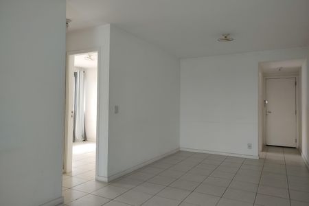 Apartamento à venda com 77m², 2 quartos e 1 vaga Apartamento à venda com 77m², 2 quartos e 1 vagaSala