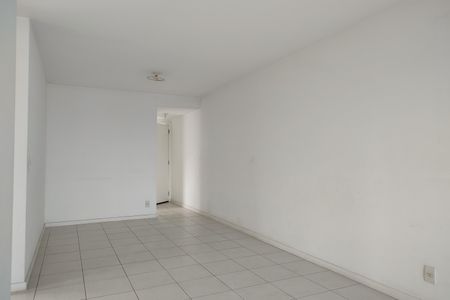 Apartamento à venda com 77m², 2 quartos e 1 vaga Apartamento à venda com 77m², 2 quartos e 1 vagaSala