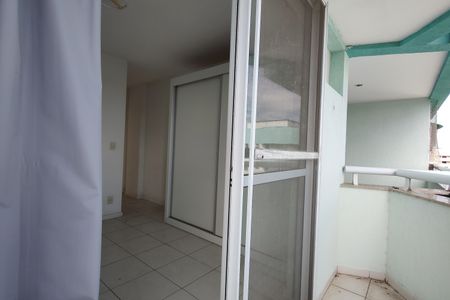 Apartamento à venda com 77m², 2 quartos e 1 vaga Apartamento à venda com 77m², 2 quartos e 1 vagaVaranda do Quarto Suíte