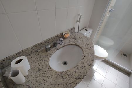 Apartamento à venda com 77m², 2 quartos e 1 vaga Apartamento à venda com 77m², 2 quartos e 1 vagaBanheiro da Suíte 2