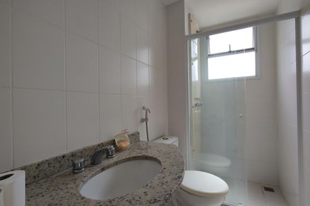 Apartamento à venda com 77m², 2 quartos e 1 vaga Apartamento à venda com 77m², 2 quartos e 1 vagaBanheiro da Suíte 2