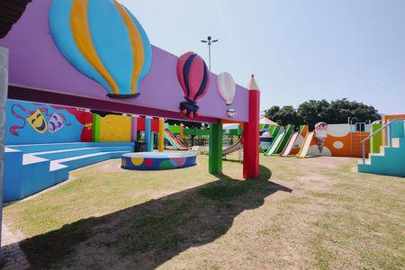 Apartamento à venda com 77m², 2 quartos e 1 vaga Apartamento à venda com 77m², 2 quartos e 1 vagaÁrea comum - Playground