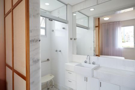 Apartamento à venda com 70m², 2 quartos e 2 vagasBanheiro da Suíte