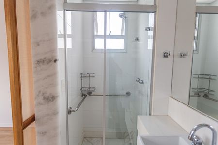 Apartamento à venda com 70m², 2 quartos e 2 vagas Apartamento à venda com 70m², 2 quartos e 2 vagasBanheiro da Suíte 1