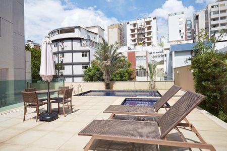 Apartamento à venda com 70m², 2 quartos e 2 vagasÁrea comum - Piscina