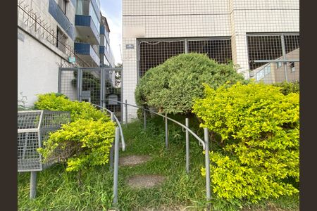 Apartamento à venda com 75m², 3 quartos e 2 vagas Apartamento à venda com 75m², 3 quartos e 2 vagasFachada