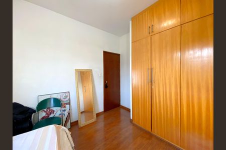 Apartamento à venda com 75m², 3 quartos e 2 vagas Apartamento à venda com 75m², 3 quartos e 2 vagasQuarto