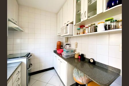 Apartamento à venda com 75m², 3 quartos e 2 vagas Apartamento à venda com 75m², 3 quartos e 2 vagasCozinha