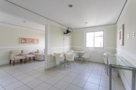 Apartamento para alugar com 44m², 2 quartos e 1 vaga Apartamento para alugar com 44m², 2 quartos e 1 vagaÁrea comum - Salão de festas