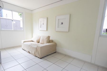 Apartamento para alugar com 44m², 2 quartos e 1 vaga Apartamento para alugar com 44m², 2 quartos e 1 vagaÁrea comum - Salão de festas