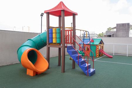 Apartamento para alugar com 44m², 2 quartos e 1 vaga Apartamento para alugar com 44m², 2 quartos e 1 vagaÁrea comum - Playground