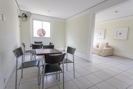Apartamento para alugar com 44m², 2 quartos e 1 vaga Apartamento para alugar com 44m², 2 quartos e 1 vagaÁrea comum - Salão de festas